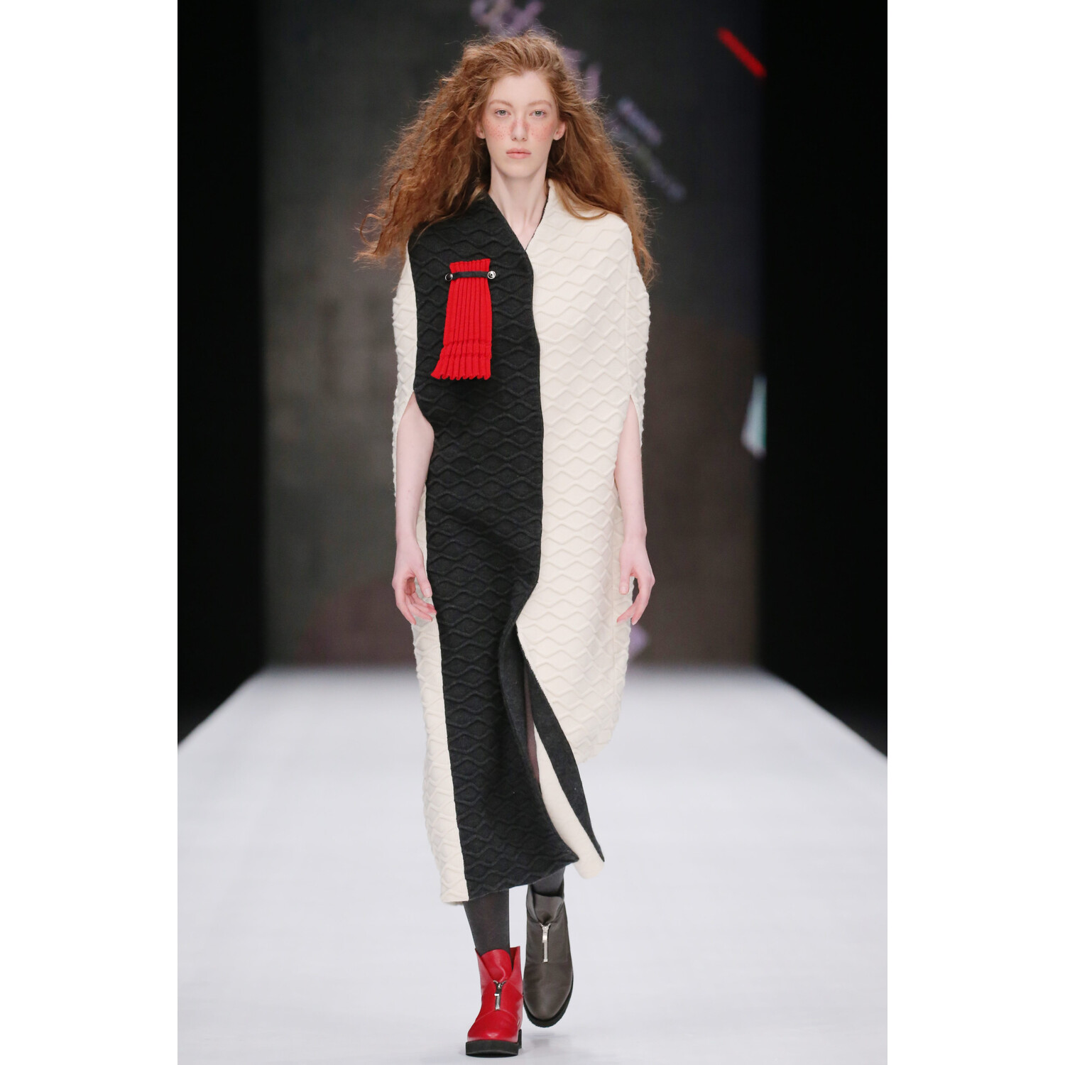 Фото KSENIASERAYA Fall 2018 Ready-to-Wear , Ксения Серая осень зима 2018 , Fashion show , неделя моды в Москве , MBFWRussia , Mercedes Benz Fashion Week , Mainstyles , Mainstyle